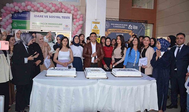Muş'ta yurtta kalan öğrenciler için mezuniyet gecesi düzenlendi