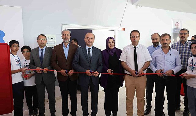 Öğrencilerin geliştirdiği projeler, TUBİTAK 4006 Bilim Fuarı Festivali'nde sergilendi