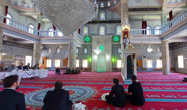 "Etkili Hutbe Sunumu" için ter döktüler