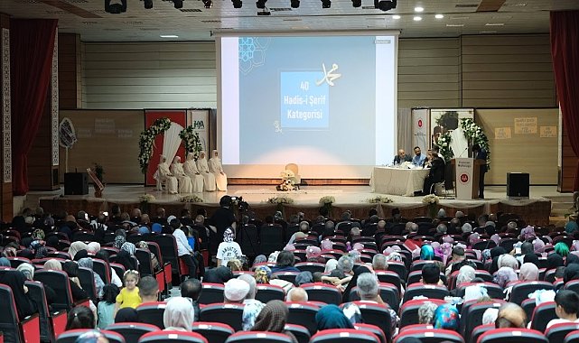 Üç ayrı kategoride ezbere Hadis-İ Şerif Metin ve Mana Okuma Yarışması düzenlendi