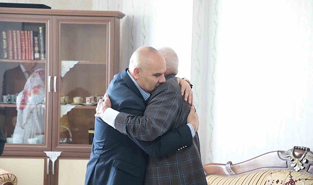 Vali Koç: "Birlik ve beraberliğimizi pekiştiren mübarek Kurban Bayramı'nı kutluyorum"