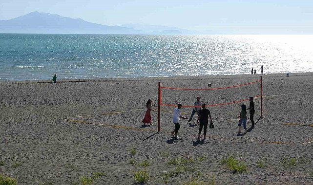 Van Gölü'nde su seviyesi yükseldi