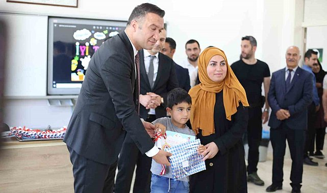 Varto'da 6 bin öğrenci karnesini aldı