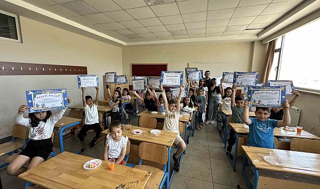Yüksekova'da 29 bin 226 öğrenci karne aldı