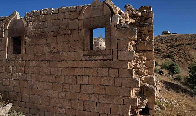 170 yıllık Abrenk Kilisesi kendi haline terk edilmiş durumda