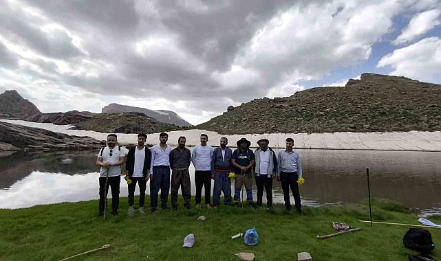 3 bin 500 rakımda yer alan saklı cennet: Kervan Gölü