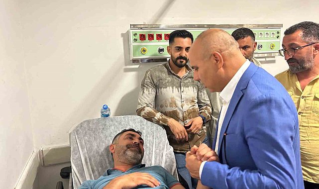 Ağrı Valisi Koç trafik kazasında yaralanan vatandaşları ziyaret etti