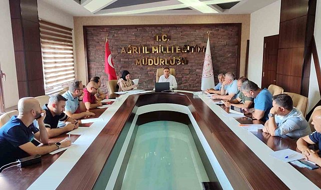 Ağrı'da okul müdürlerine proje bilgilendirme toplantısı düzenlendi