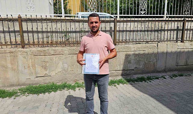Ağrılı çift tüm varlığını Kızılay'a bağışladı