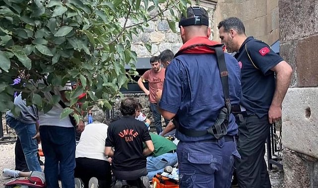 Akdamar Adası'nda yaralanan vatandaşın imdadına ambulans helikopter yetişti