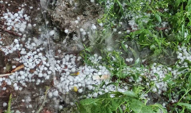 Ardahan'da sağanak ve dolu hayatı olumsuz etkiledi