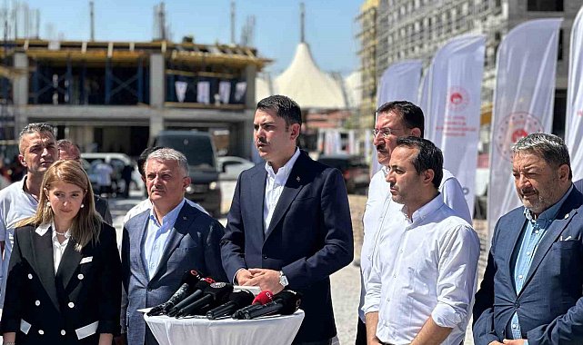 Bakan Kurum: &quot;Yıl sonuna kadar 200 bin konutu teslim edeceğiz&quot;