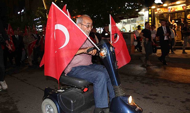 Bingöl'de '15 Temmuz Demokrasi ve Birlik Günü' nöbeti tutuldu