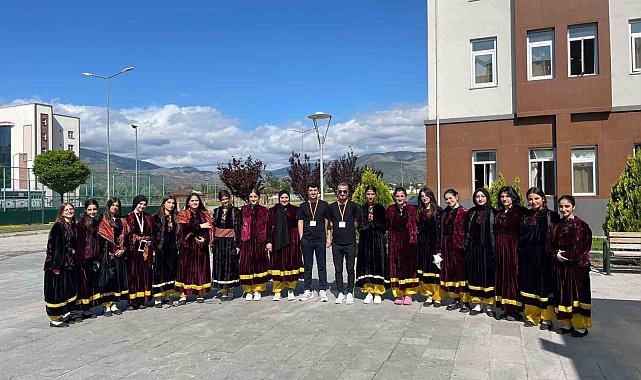 Bitlisli folklorculardan büyük başarı