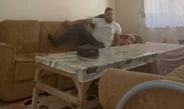 Deprem şakası korkuttu, uykudan panikle kalktı