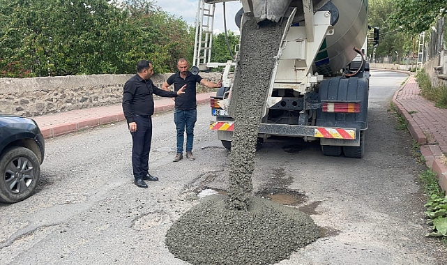 Digor’da bozulan yollar onarılıyor