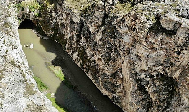 Doğal Kudret Köprüsü manzarasıyla hayran bırakıyor