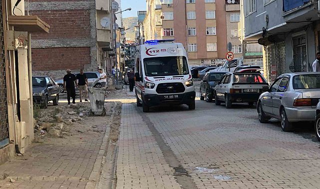 Elazığ'da bıçaklı kavga:1