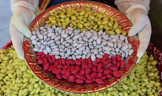 Elazığ'da bir ilk: Vişneli badem şekerinin ardından limonlusu yapıldı