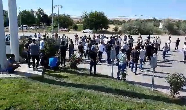 Elazığ'da Eti Krom işçileri oturma eylemine başladı