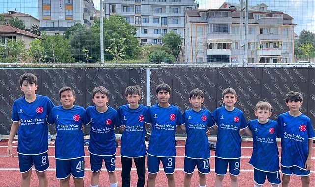 Elazığsporlu futbolcular yürekleri ısıttı