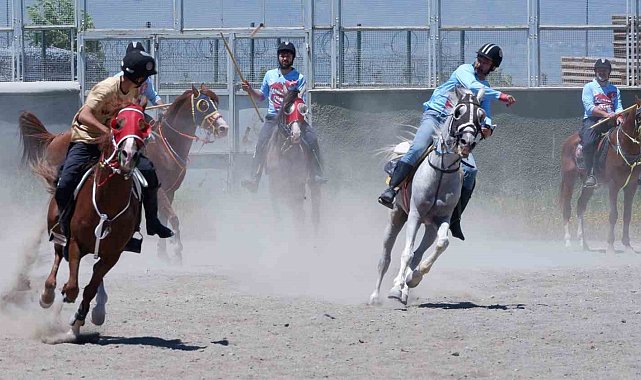 Erzurum'da 'Ata sporu' ciritten vazgeçilmiyor