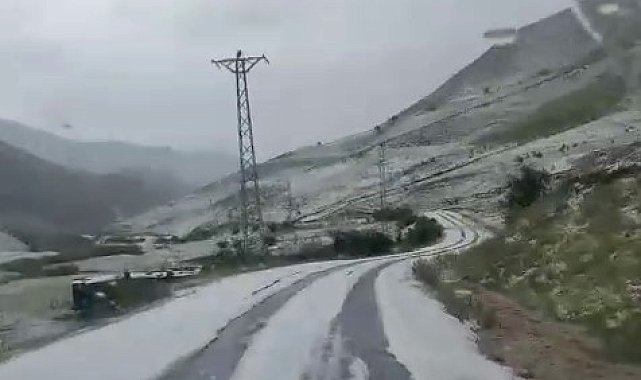 Erzurum'da dolu köyleri beyaza bürüdü