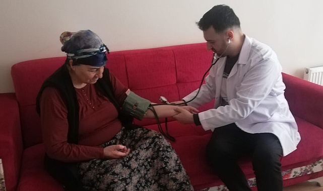 Evde yaşlı bakım hizmeti devam ediyor