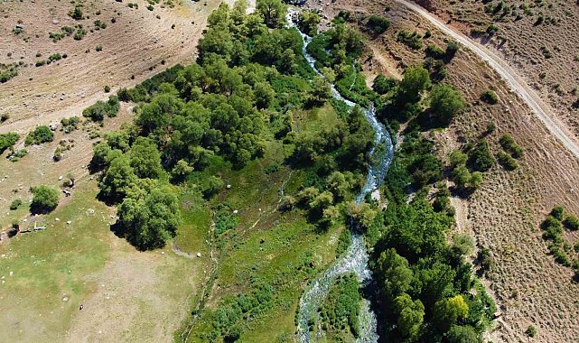 Girlevik Şelalesi'ne hayat veren gözeler, ziyaretçilerin uğrak yeri oldu
