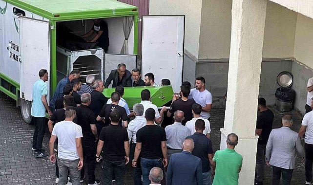 Hakkari'de kontrolden çıkan araç takla attı: 2 ölü, 3 yaralı