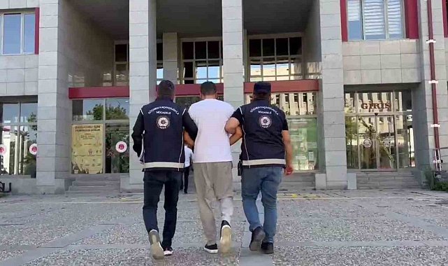 Kaçak göçmen otomobilin bagajında yakalandı