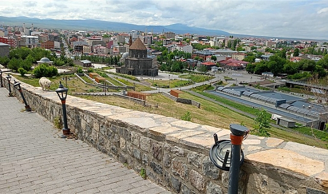 Kars'a ihanet devam ediyor