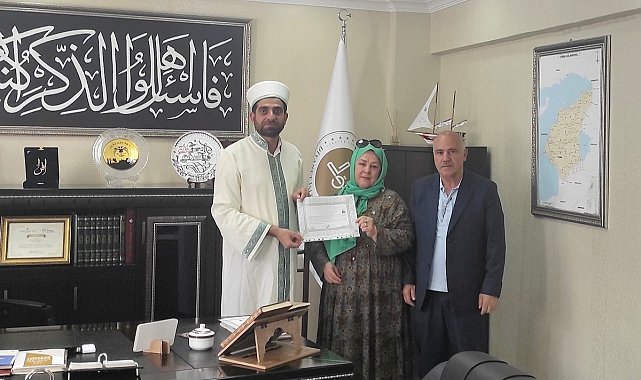 Kur'an-ı Kerim'den etkilenen Kazakistanlı kadın Müslüman oldu