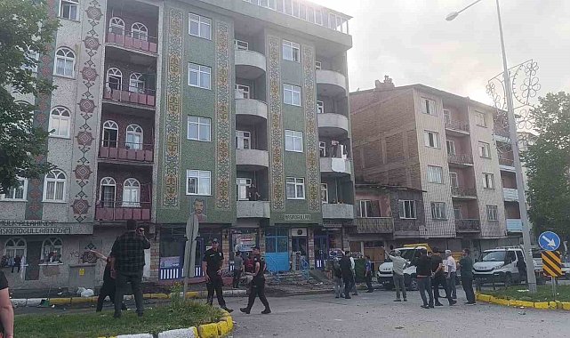 Mahallede husumetli aileler birbirine girdi: 3 yaralı, 7 gözaltı
