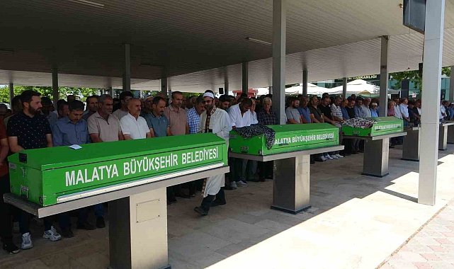 Malatya'da uykularında öldürülen anne, kızı ve torunu defin edildi
