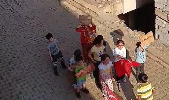 Miniklerden Filistin'e destek yürüyüşü