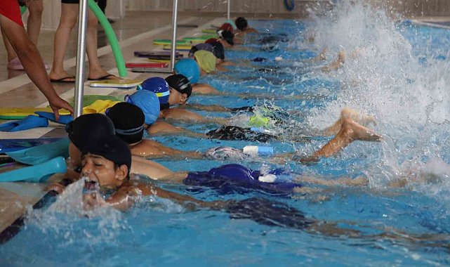 Muş'ta 17 bin çocuğa yüzme öğretilecek