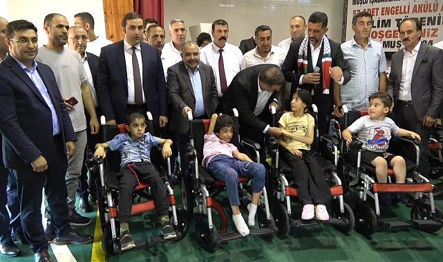 Muş'ta 57 özel bireye akülü sandalye dağıtıldı