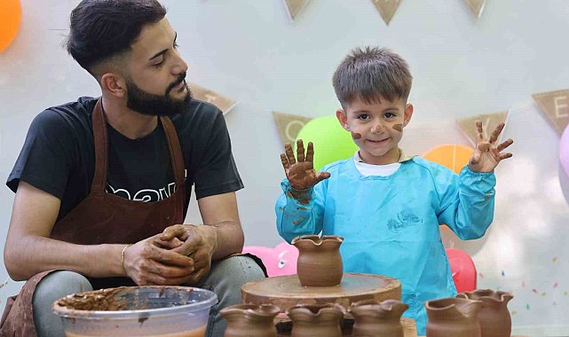 Otizmli çocuklar çömlek yaptı, gönüllerince eğlendi