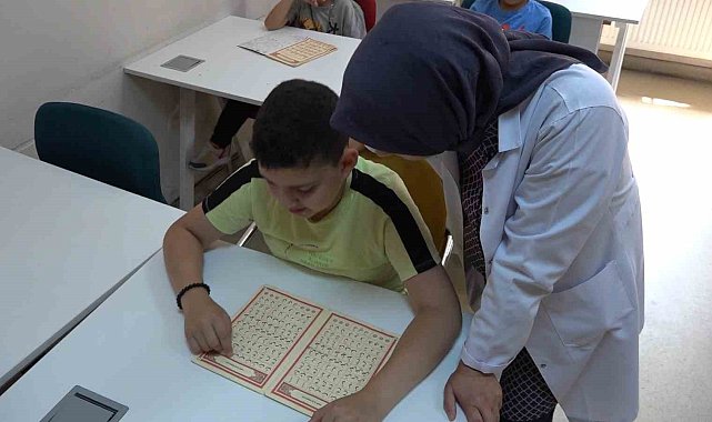 Tatvan Gençlik Merkezi'nde temel dini bilgiler eğitimi veriliyor
