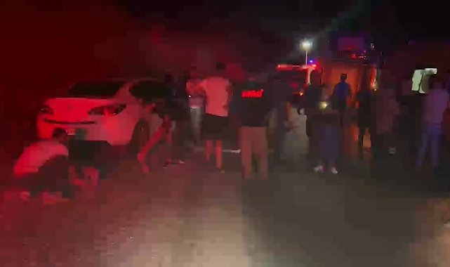 Tunceli&#039;de otomobil şarampole yuvarlandı: Sıkışan 2 kişi kurtarıldı