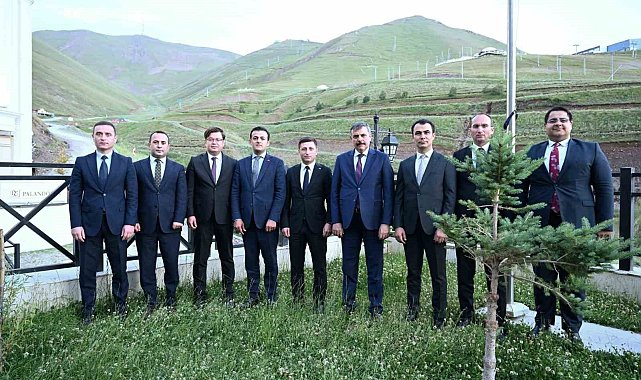 Vali Çiftçi'den kaymakamlara veda