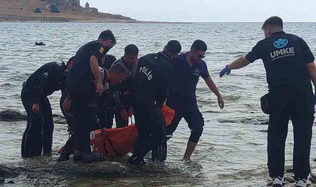 Van Gölü'nde 1 kişinin boğulduğu ihbarına giden ekipler 2 kişinin cansız bedenine ulaştı