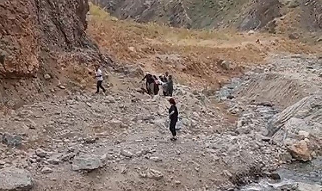 Yaylada rahatsızlanan kadın için helikopter havalandı