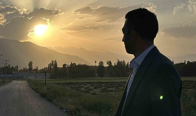 Yüksekova'da dağlar toz bulutunda kayboldu