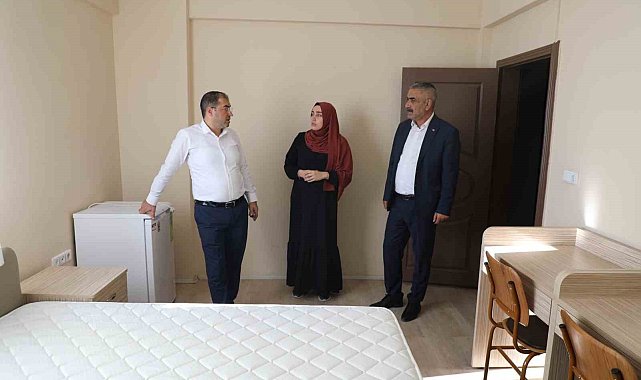 Ağrı Gençlik ve Spor İl Müdürü Çelebi, Eleşkirt Kız Öğrenci Yurdu'nu ziyaret etti