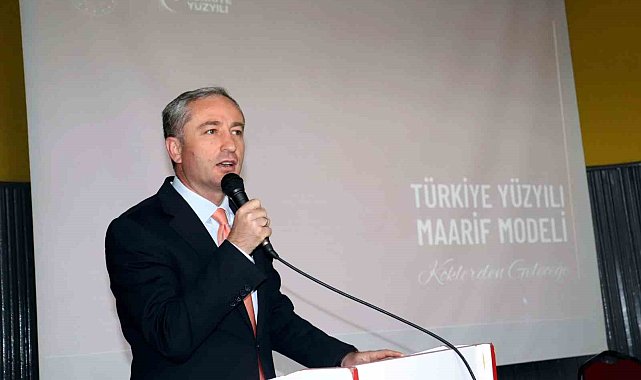 Ağrı'da "Türkiye Yüzyılı Maarif Modeli" hakkında bilgilendirme toplantısı gerçekleştirildi