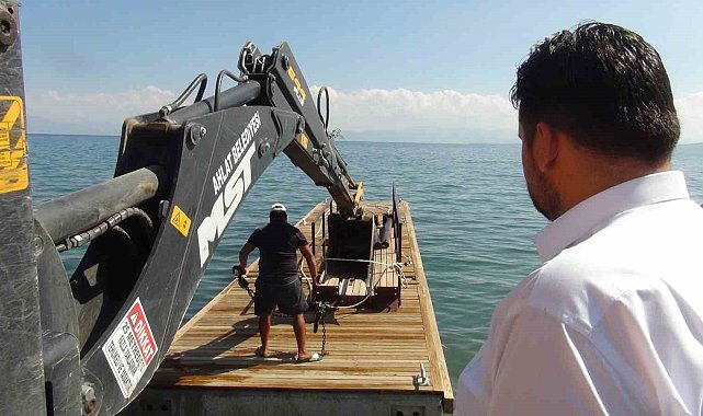 Ahlat'ta değişken seviyeli yeni iskele yapıldı