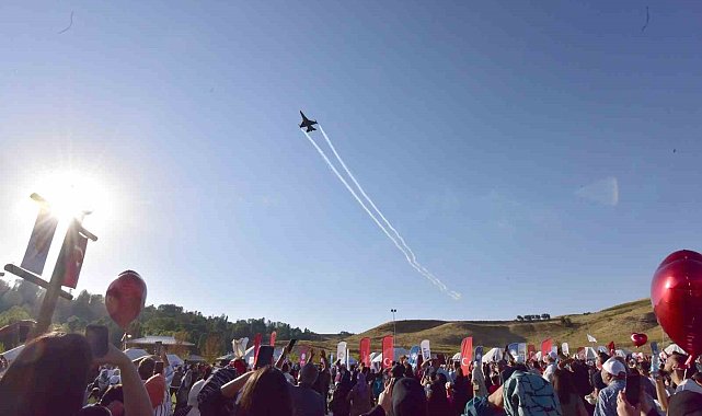 Ahlat'ta SOLOTÜRK gösterisi nefes kesti