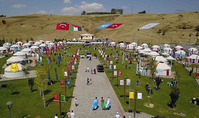 Ahlat'taki Malazgirt kutlamaları coşkuyla devam ediyor